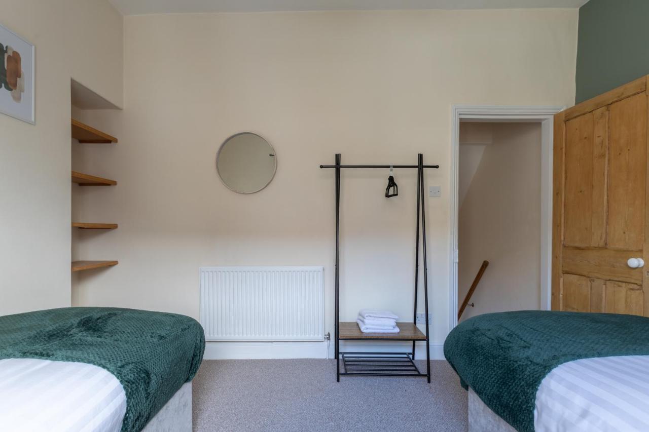 Milton Stays - Cosy 2 Bed House, 15 Min Walk To York City Center, For Up To 6 - With Period Features, Fireplace, Superfast Wi-Fi, Private Garden, Free On Street Parking Kültér fotó