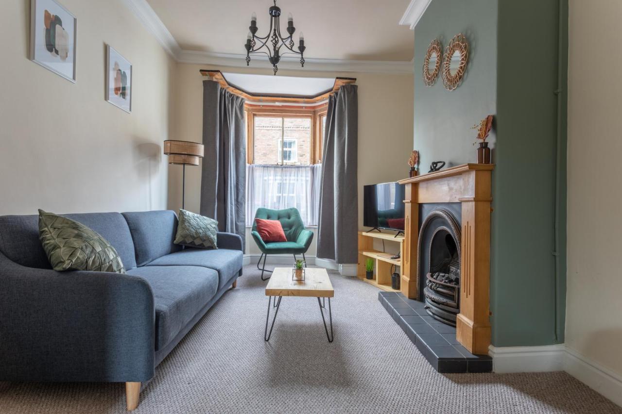 Milton Stays - Cosy 2 Bed House, 15 Min Walk To York City Center, For Up To 6 - With Period Features, Fireplace, Superfast Wi-Fi, Private Garden, Free On Street Parking Kültér fotó