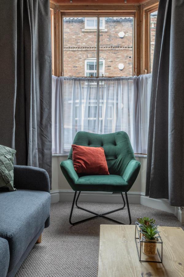 Milton Stays - Cosy 2 Bed House, 15 Min Walk To York City Center, For Up To 6 - With Period Features, Fireplace, Superfast Wi-Fi, Private Garden, Free On Street Parking Kültér fotó